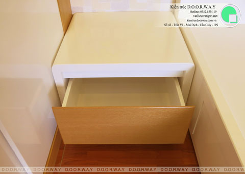 Thi công nội thất phòng ngủ chung cư Mễ Trì Hạ nhà anh Kiên by kiến trúc Doorway tủ nhỏ góc 03